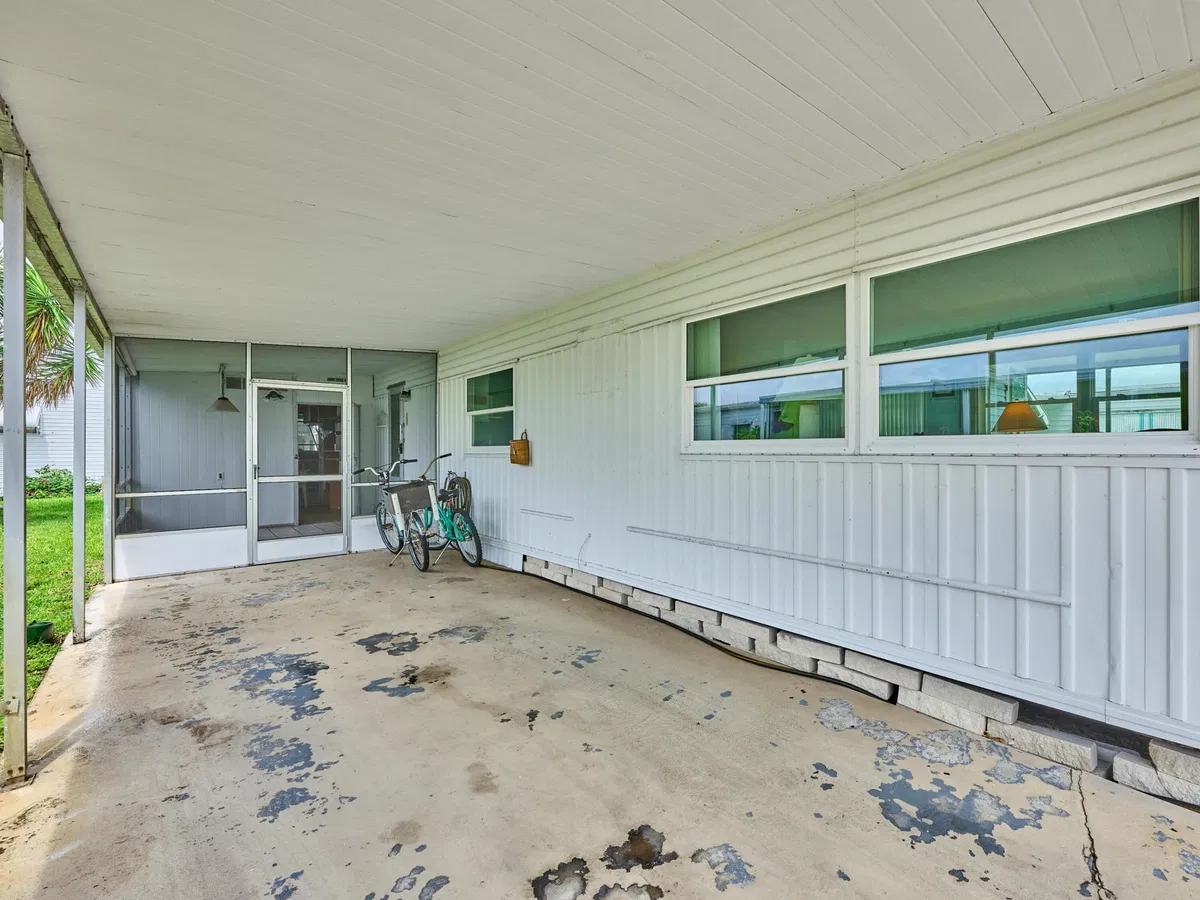 Unit 123 photo 28