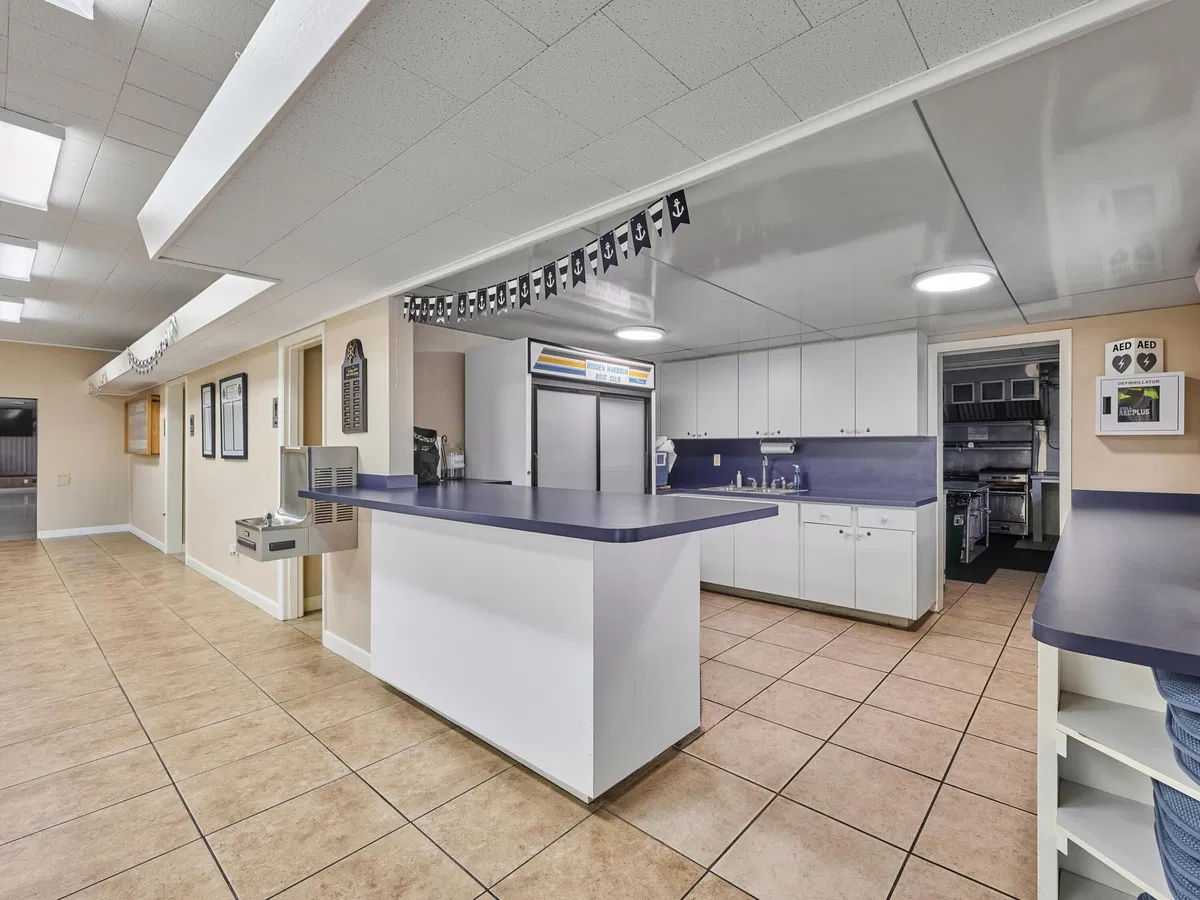Unit 123 photo 43