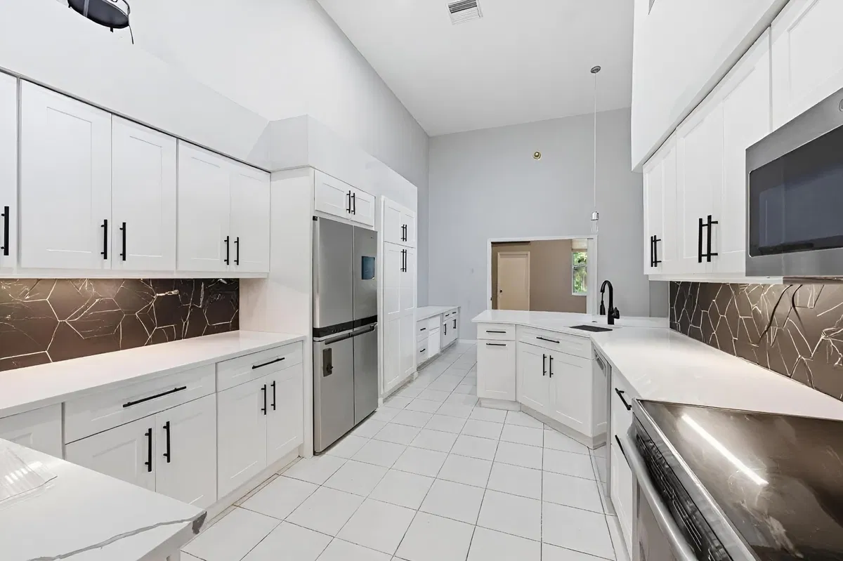  Residence photo 16