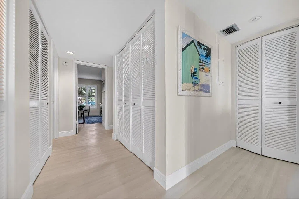 Unit 218 photo 28
