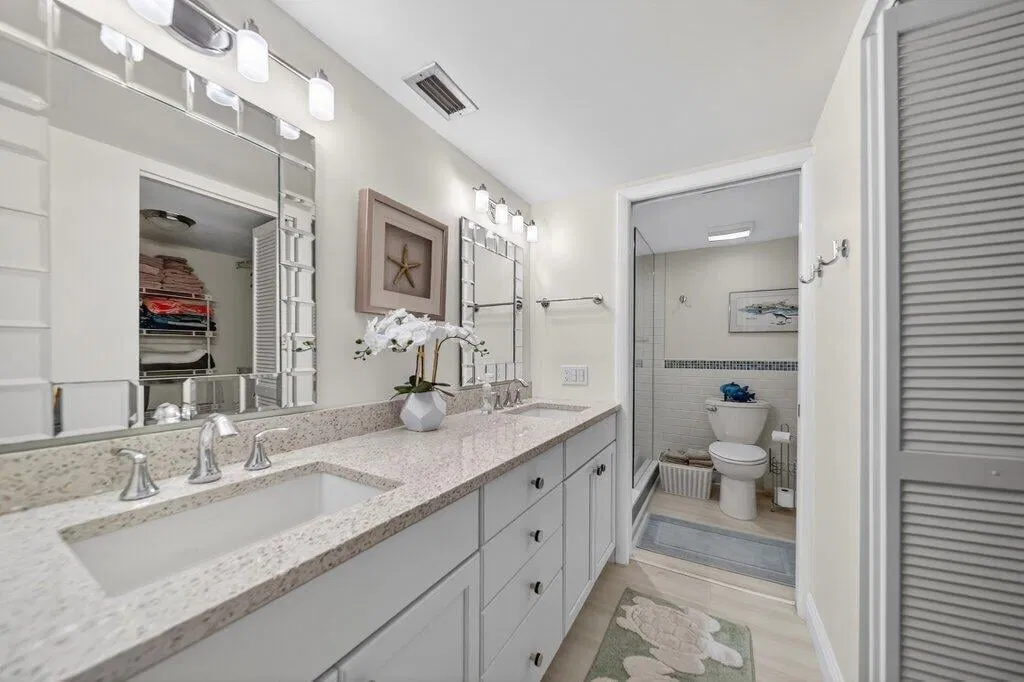 Unit 218 photo 31