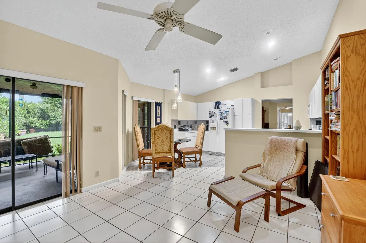 Residence photo 16