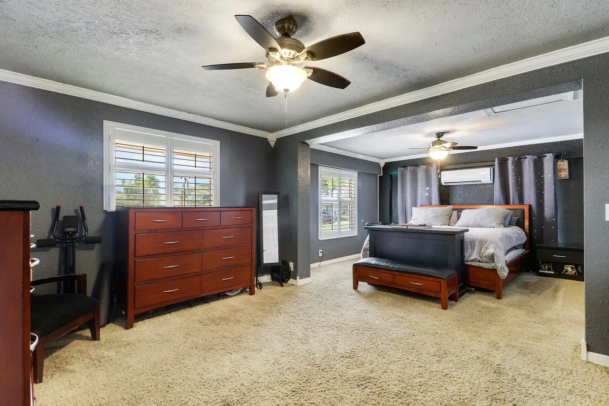 Residence photo 16