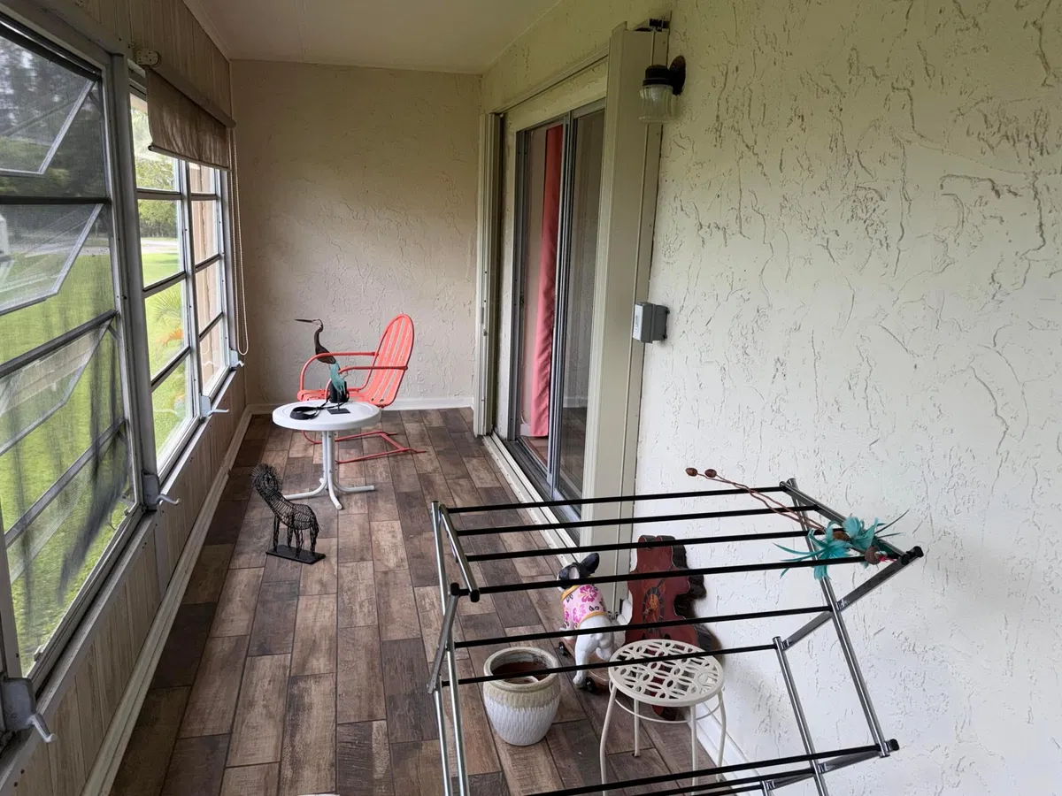 Unit 148 photo 16