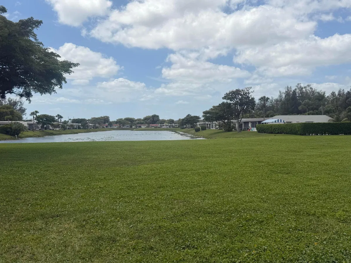 Unit 148 photo 37