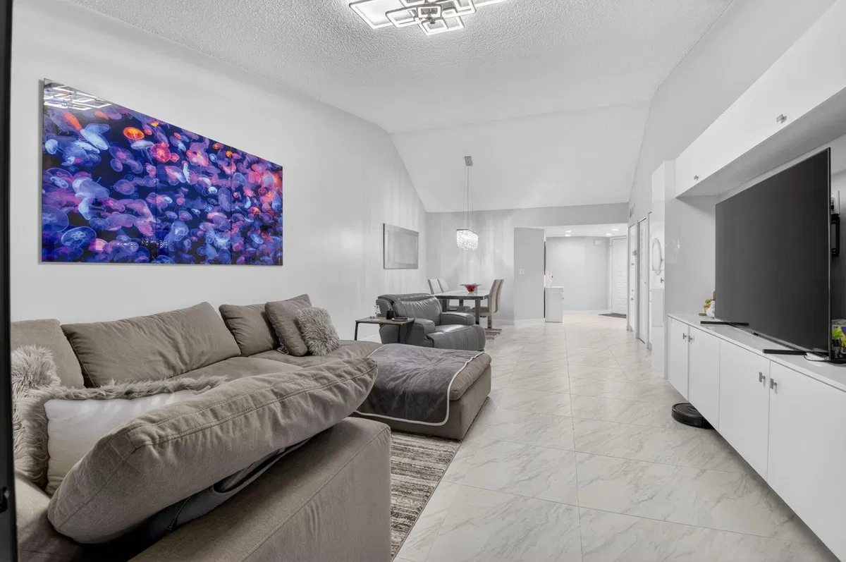 Unit 1306 photo 16