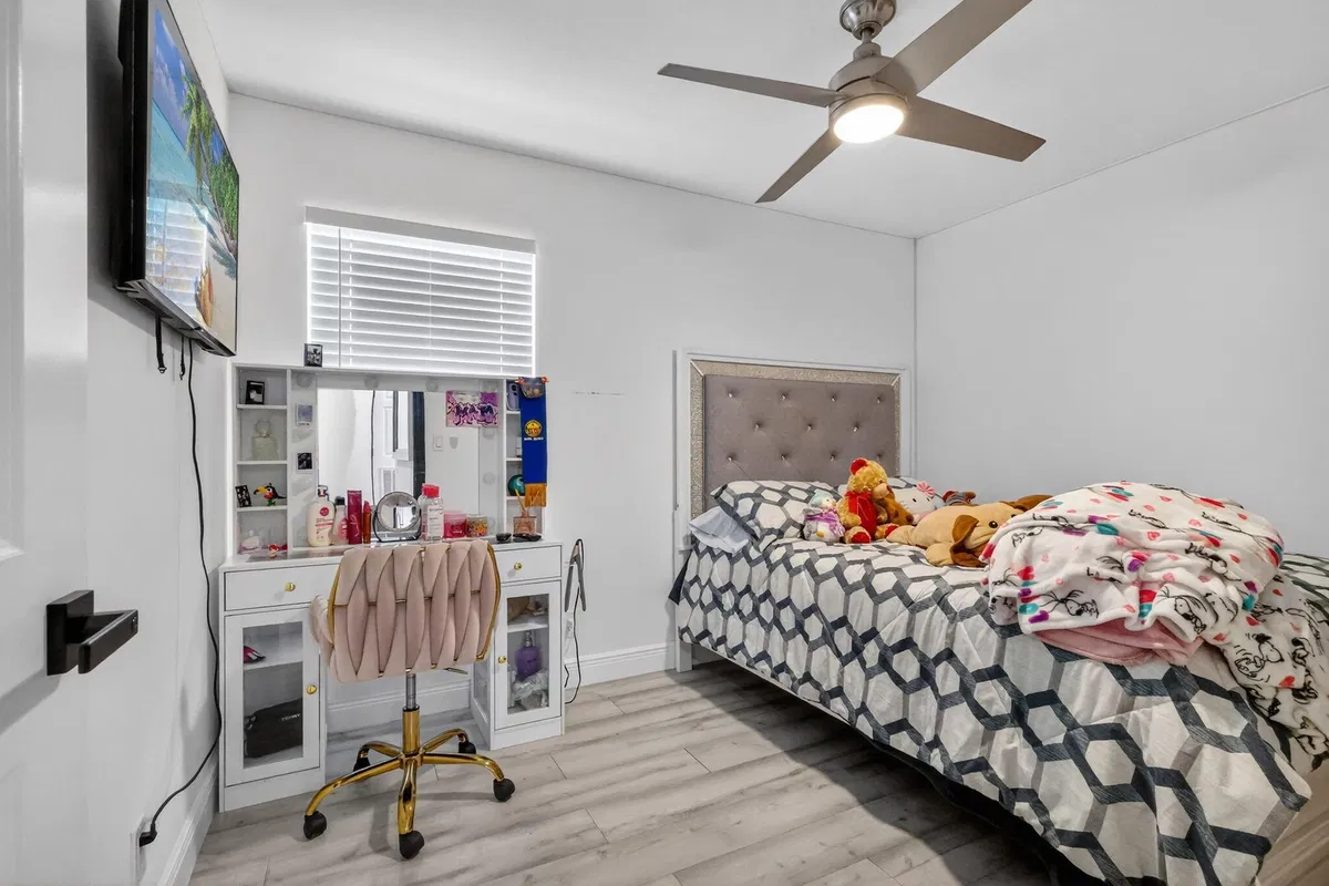 Residence photo 4