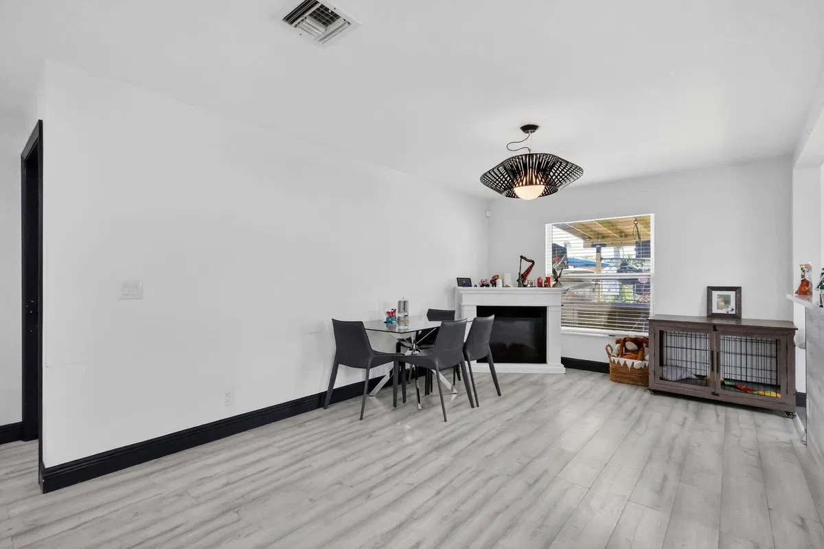 Residence photo 22