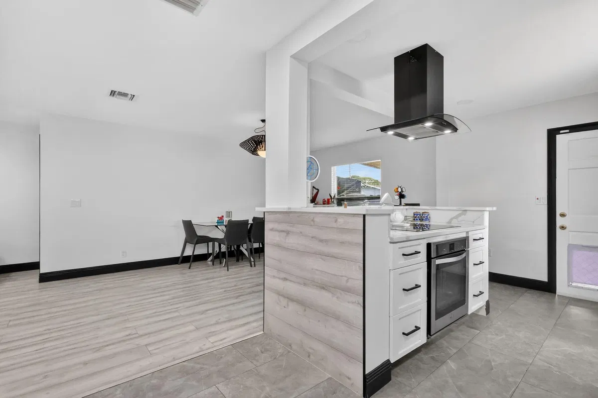 Residence photo 28