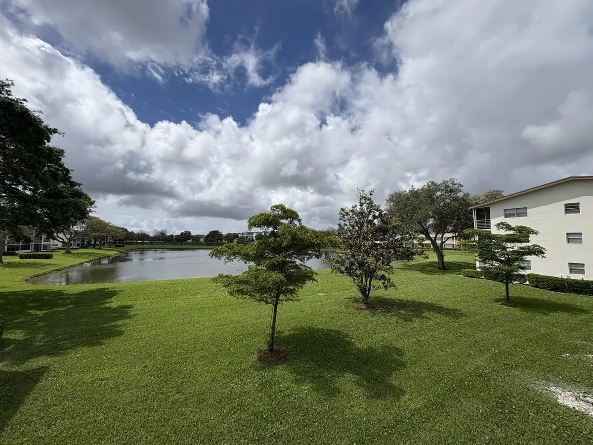 Residence photo 22