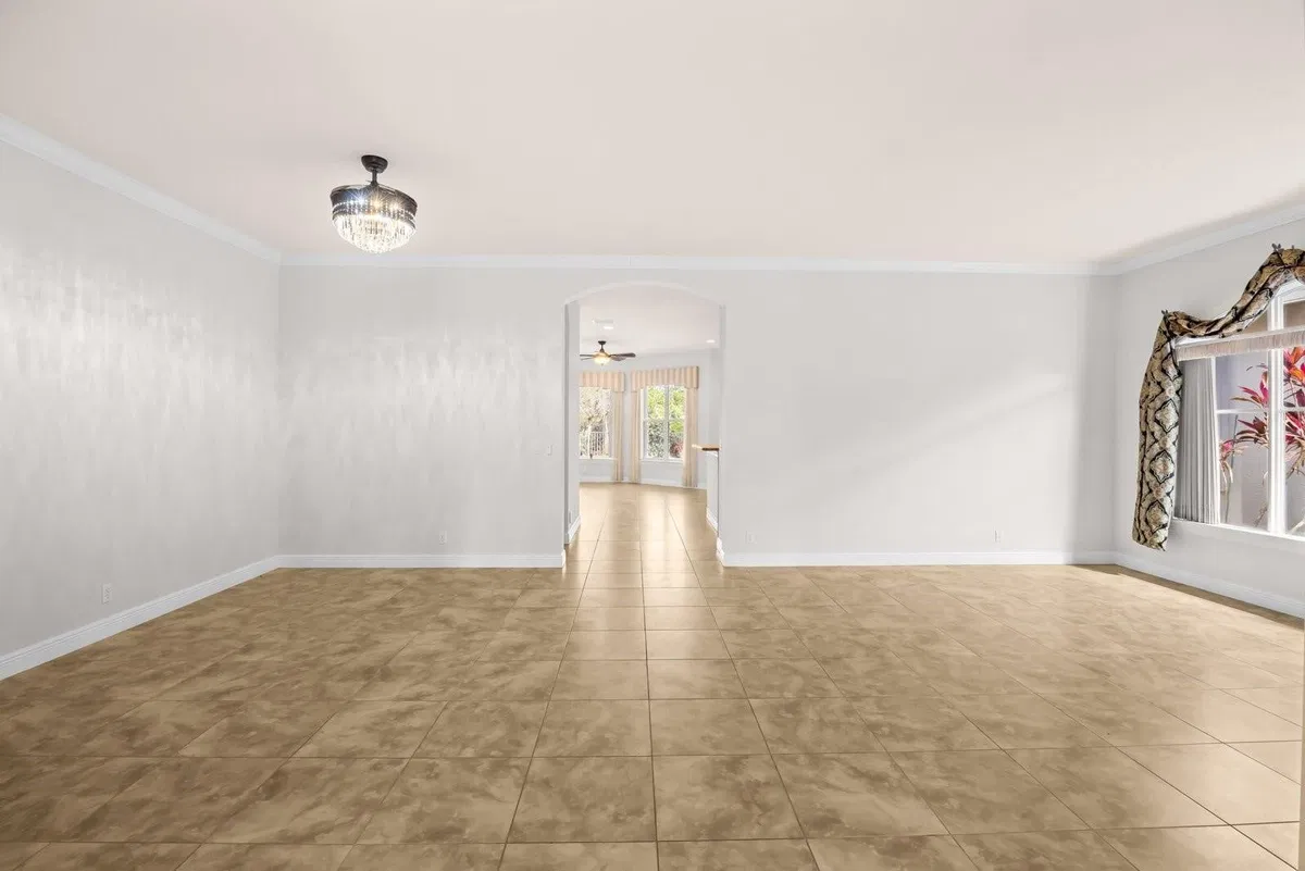 Residence photo 16