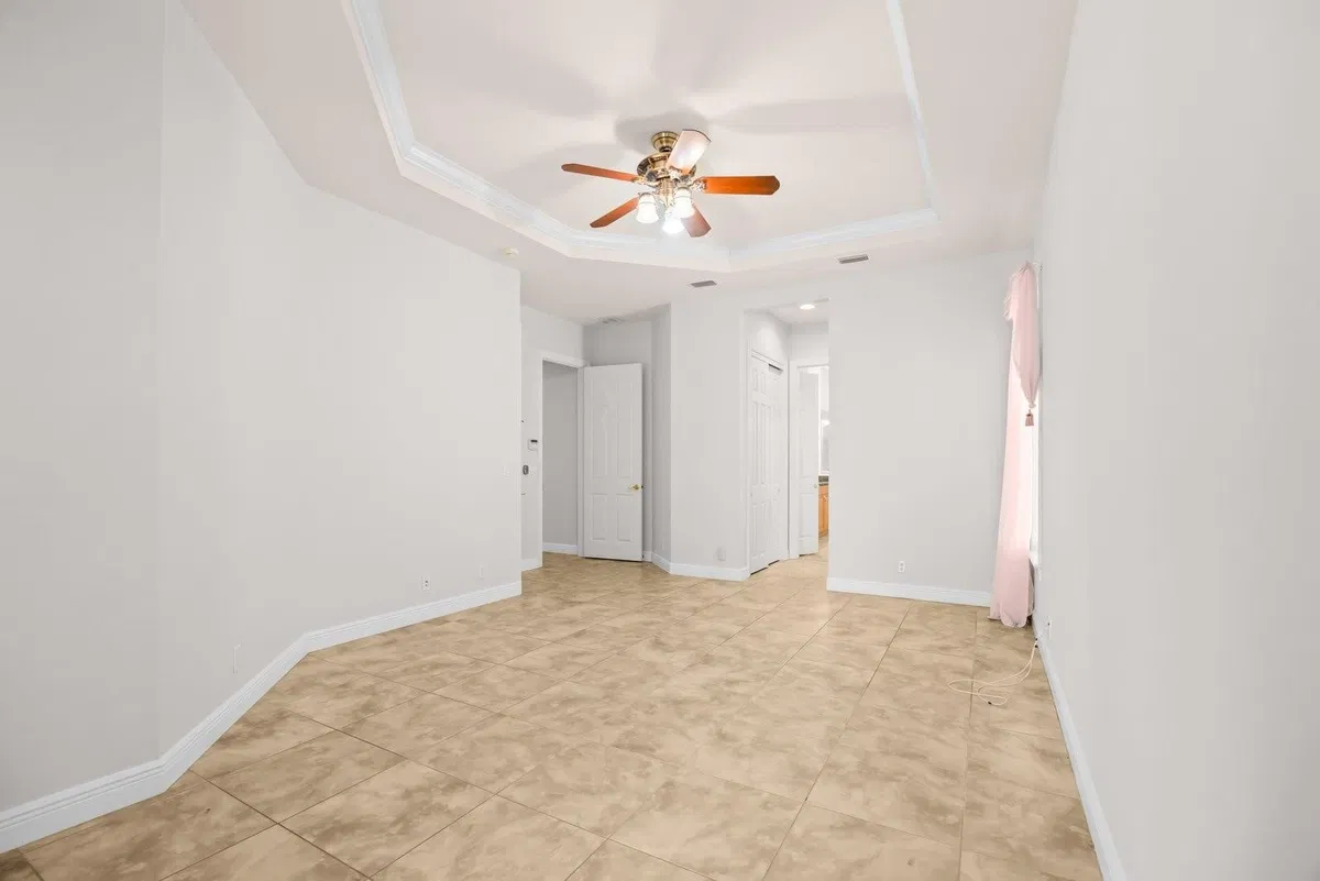 Residence photo 19