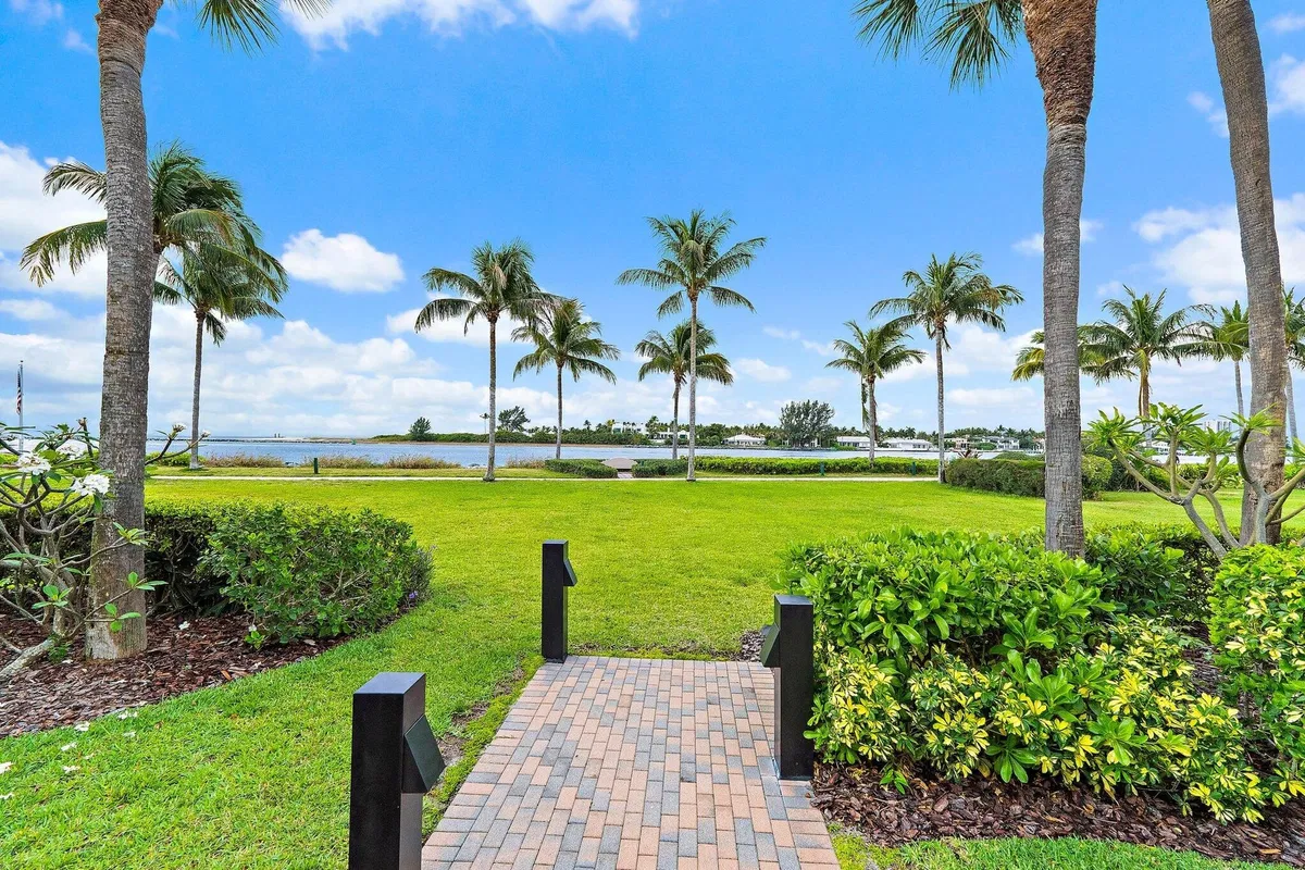 Singer Island Unit 101 photo 4