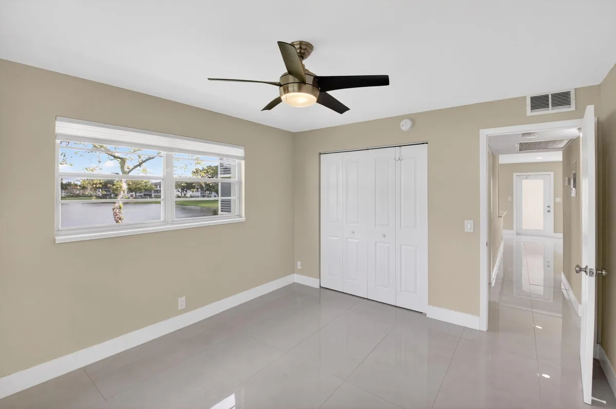 Residence photo 22