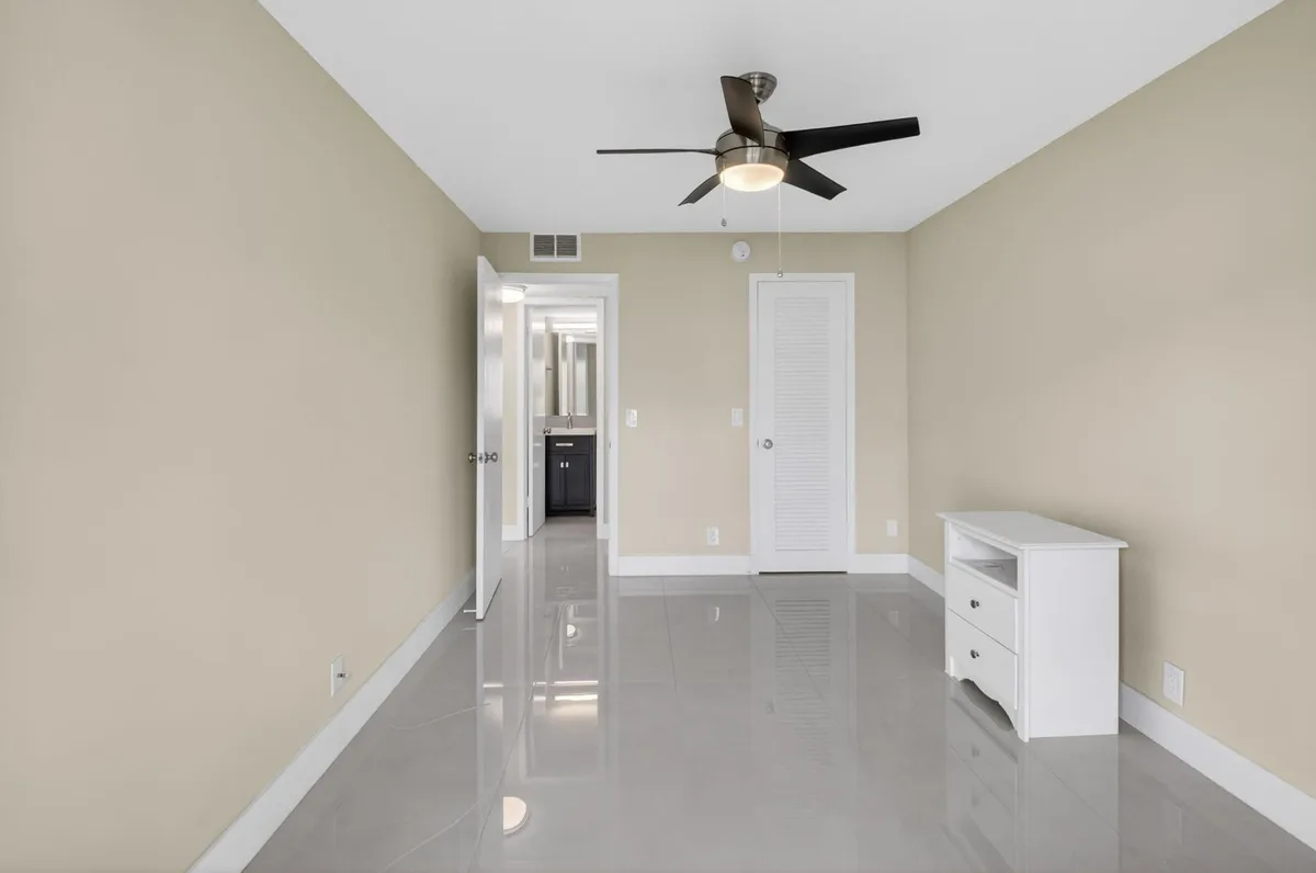 Residence photo 28