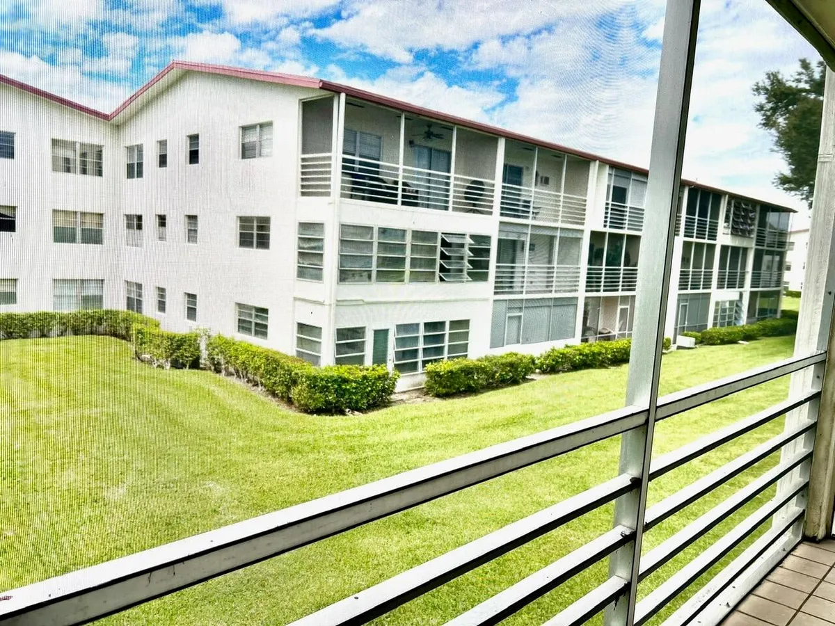 Residence photo 37