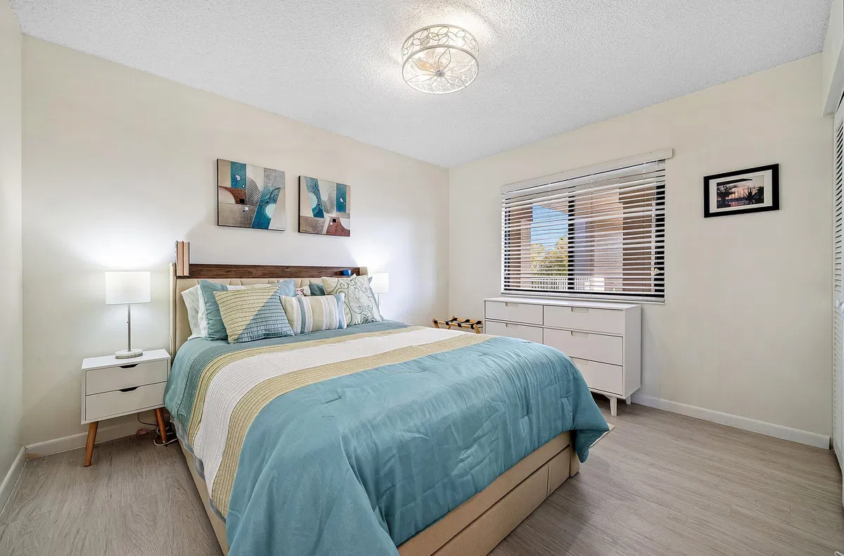  Residence photo 16