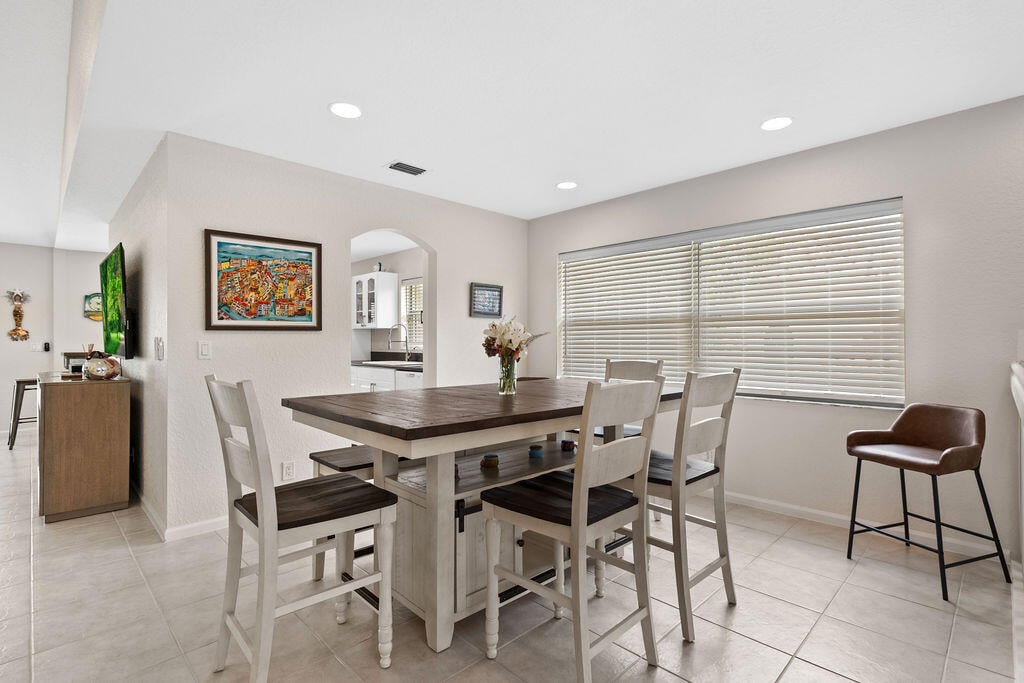 Unit 202 photo 7