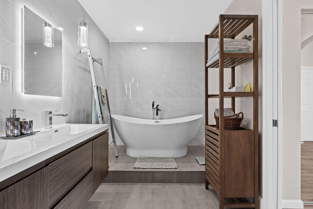 Unit 202 photo 37