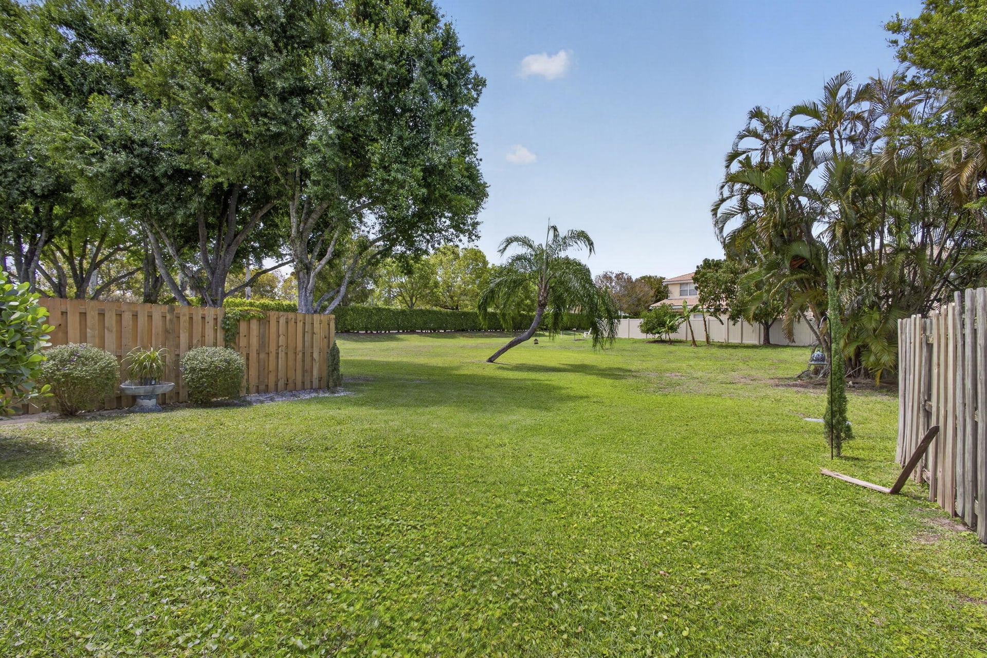  Residence photo 49