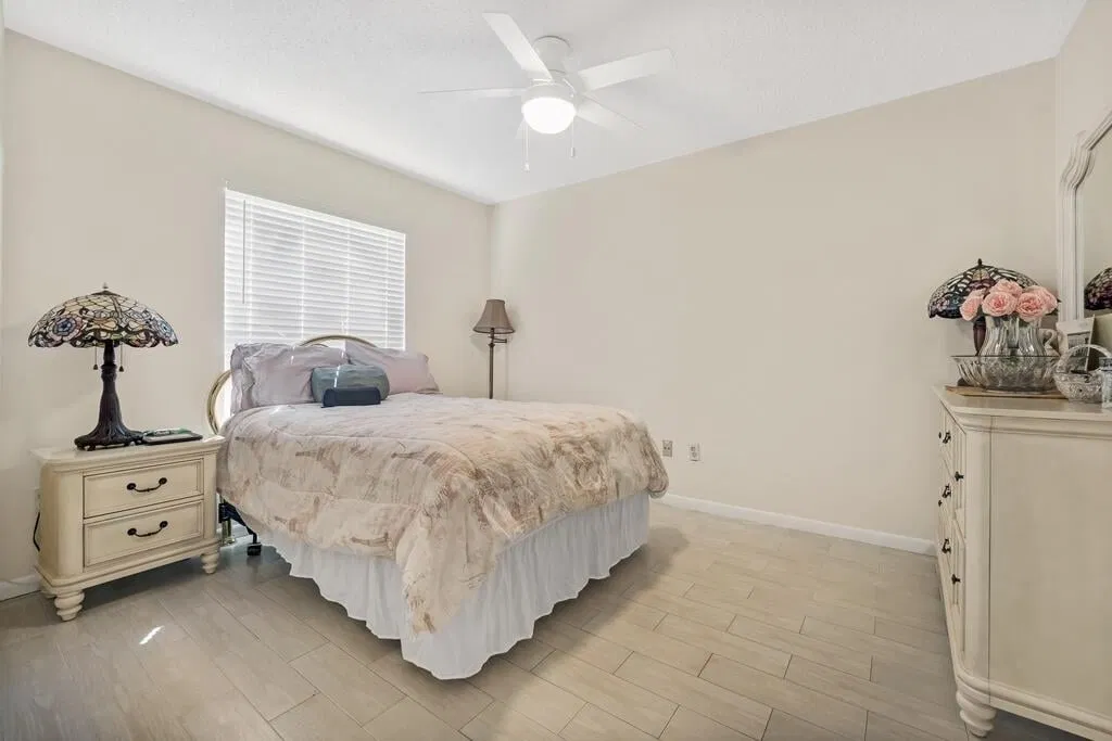 Residence photo 25