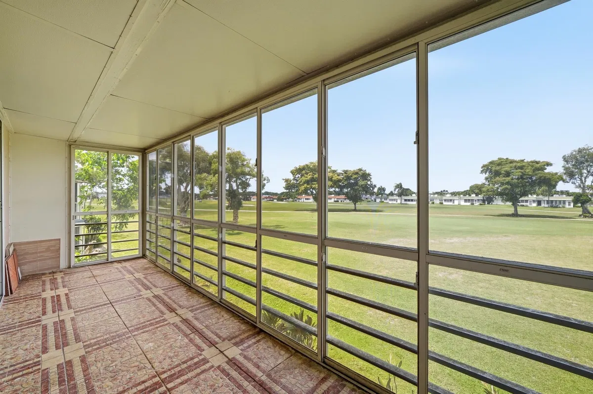 Residence photo 19