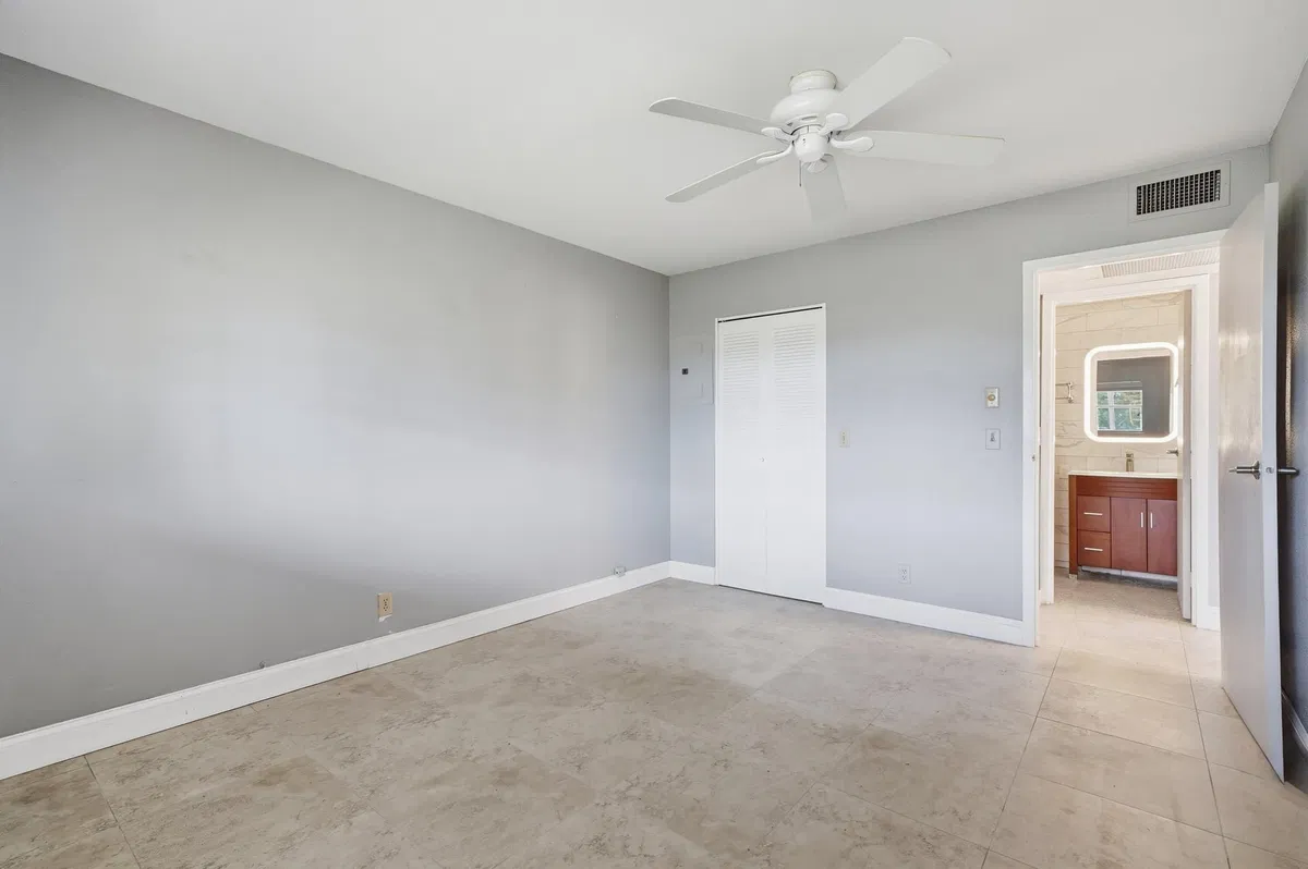Residence photo 25