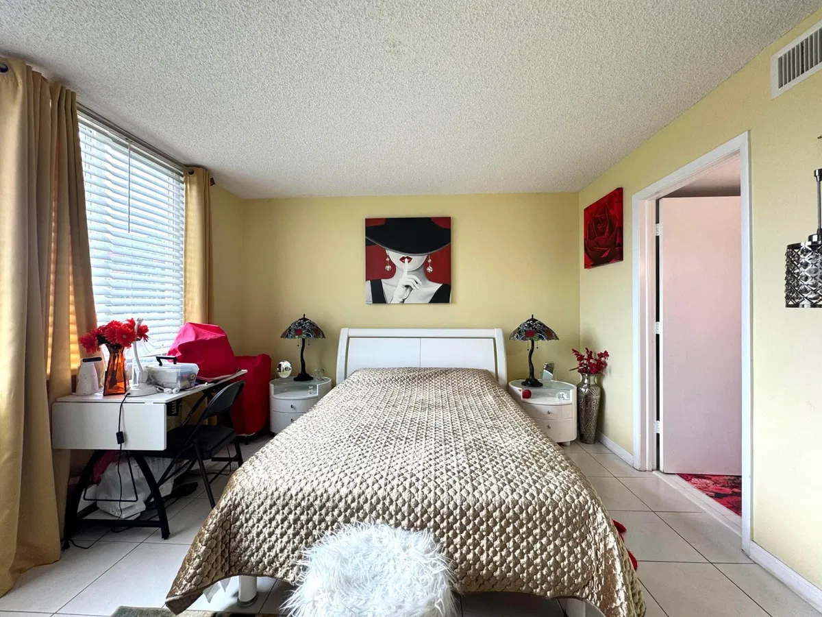 Unit 304 photo 13