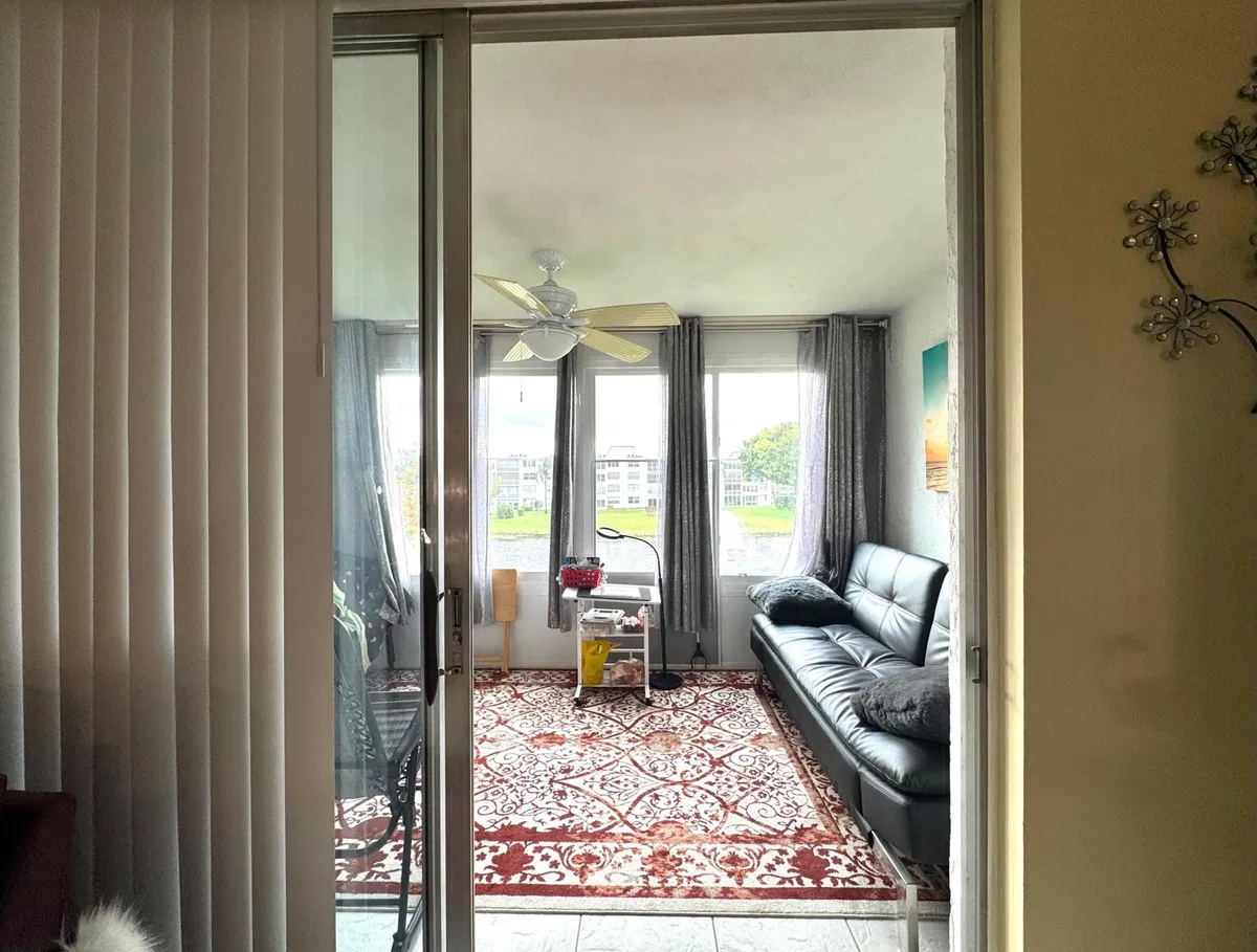 Unit 304 photo 16