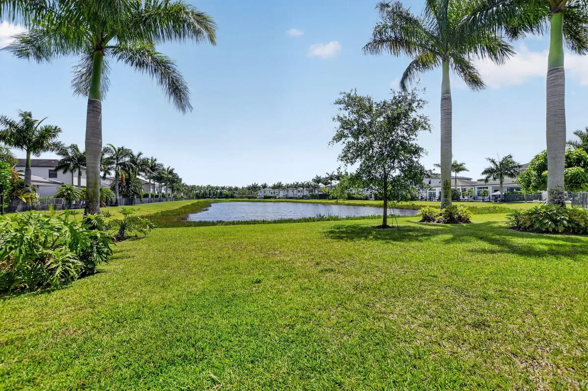 Boca Bridges Residence photo 25