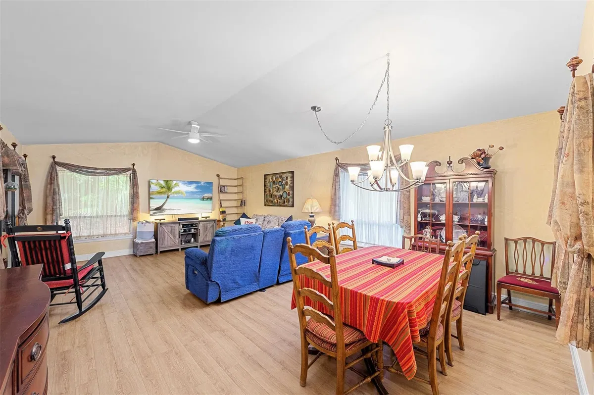 Residence photo 19