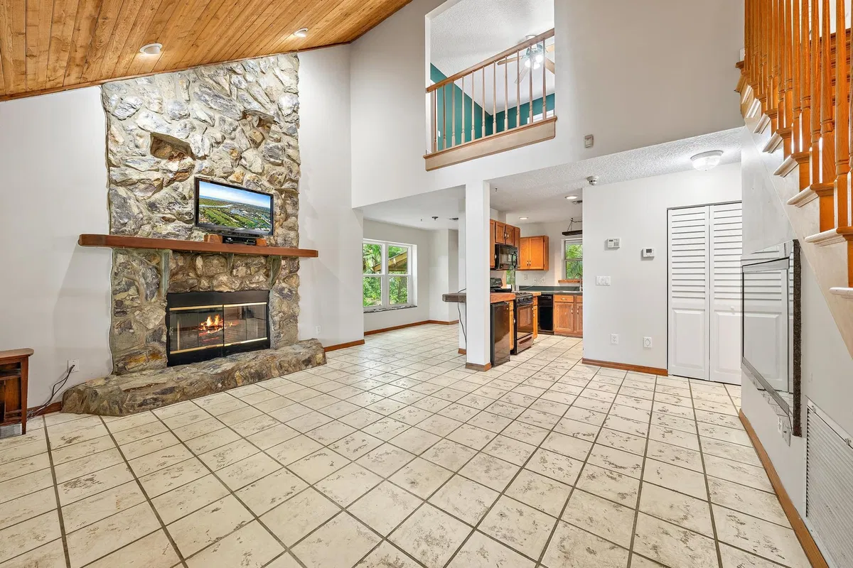  Residence photo 25