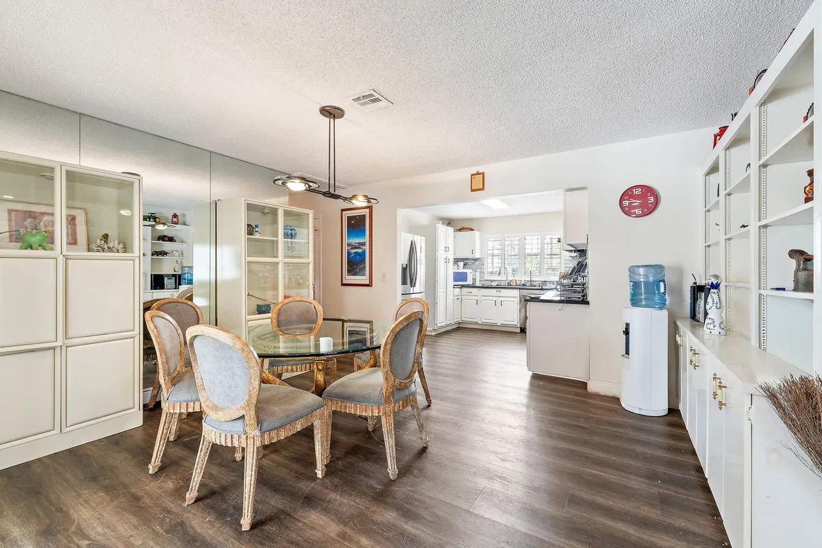  Residence photo 22