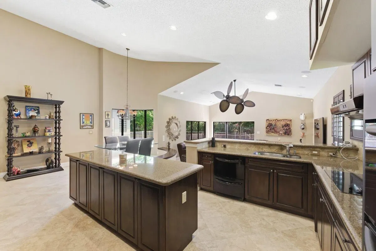 Colonnade Boca Raton Residence photo 13