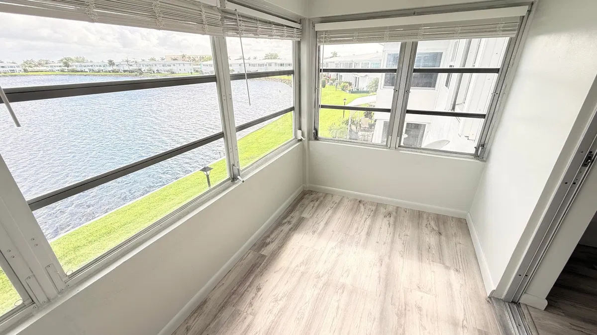 Unit 205 photo 4