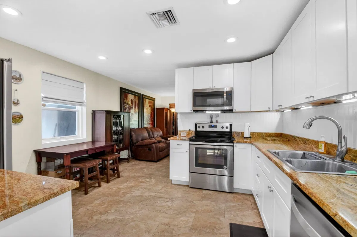 West Palm Beach Residence photo 10