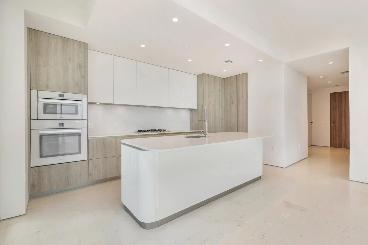 La Clara Palm Beach Unit 504 photo 10