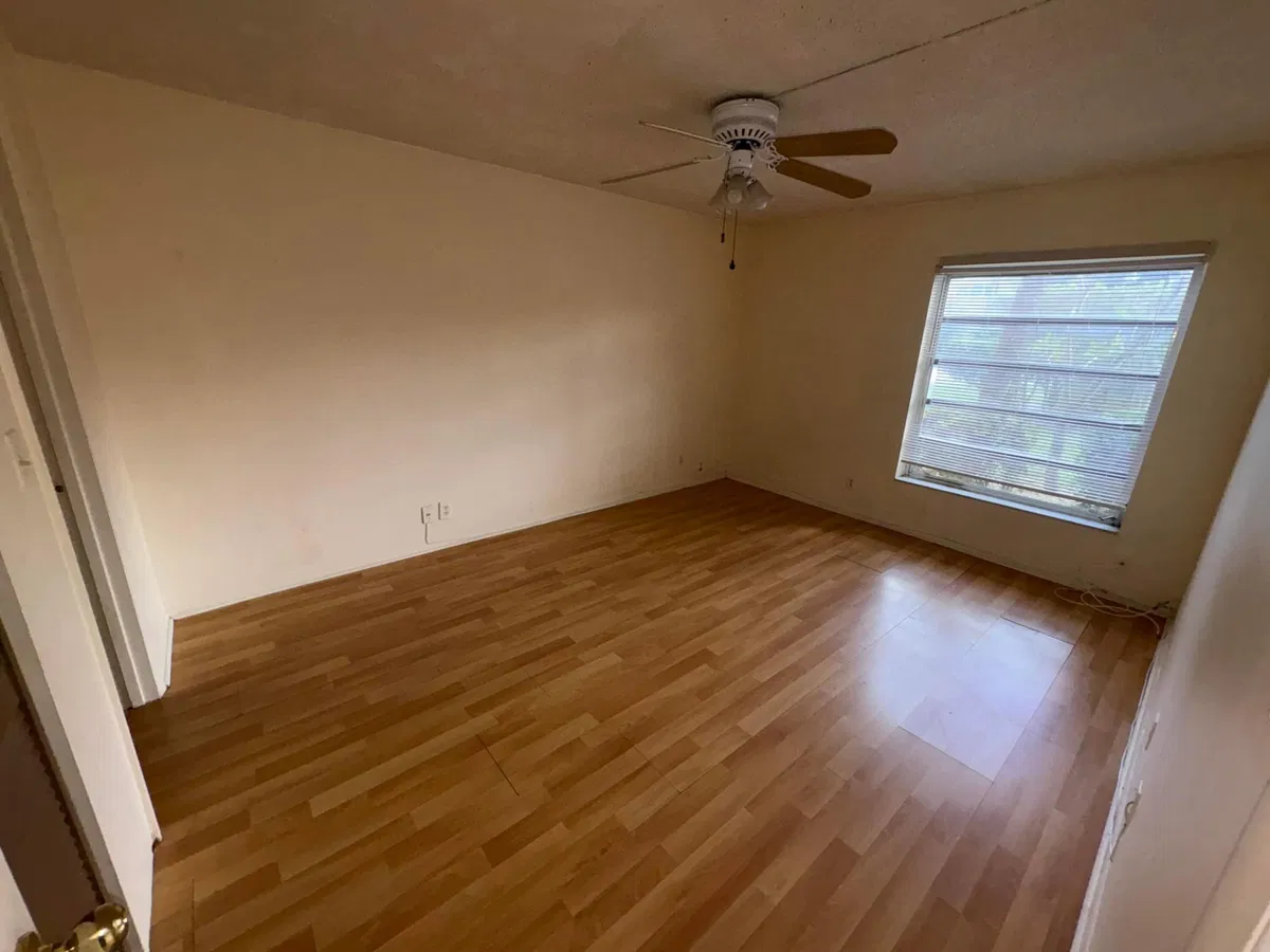 Unit 1100 photo 7