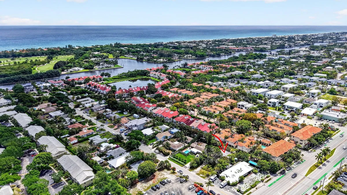 Palm Trail Delray Beach Residence photo 13