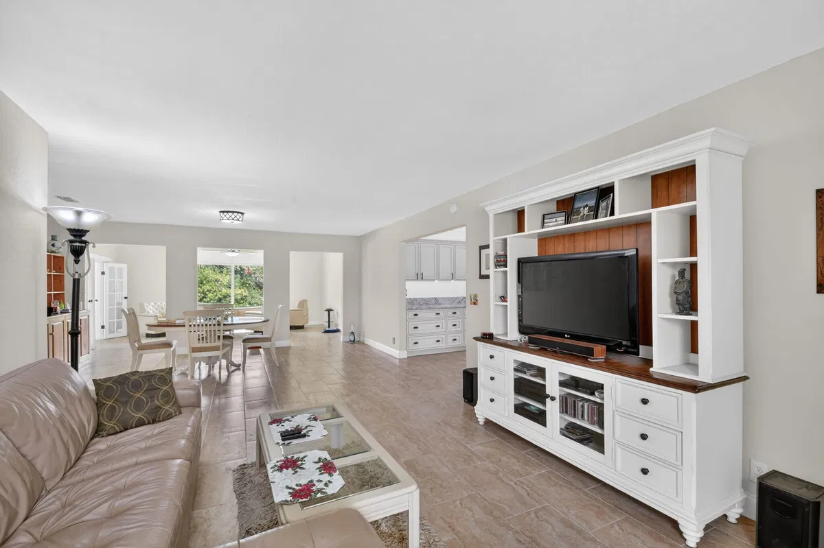 Residence photo 7