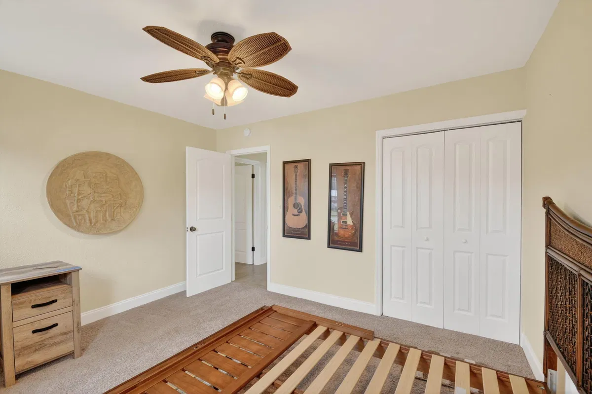 Residence photo 43