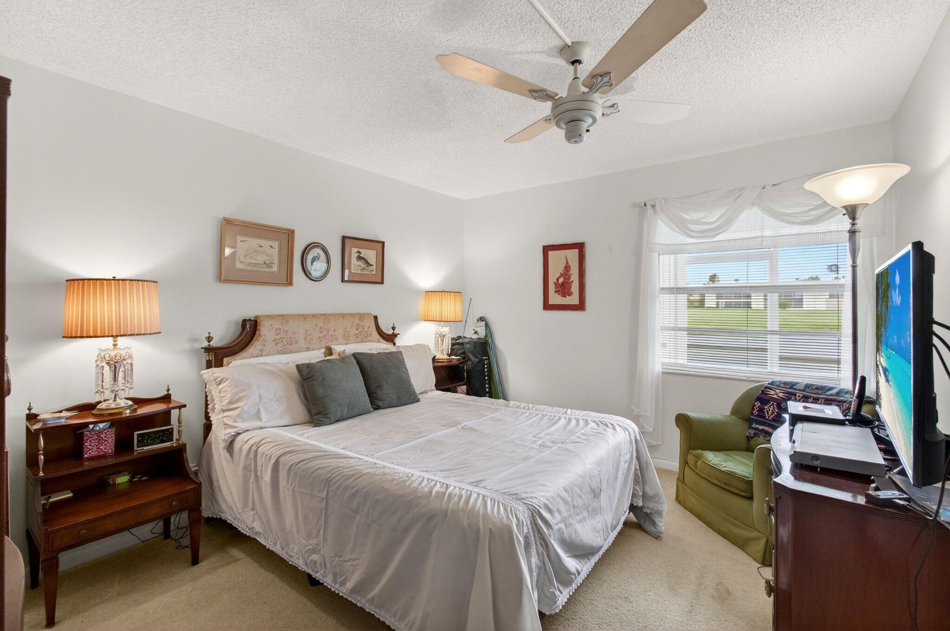  Unit H photo 16