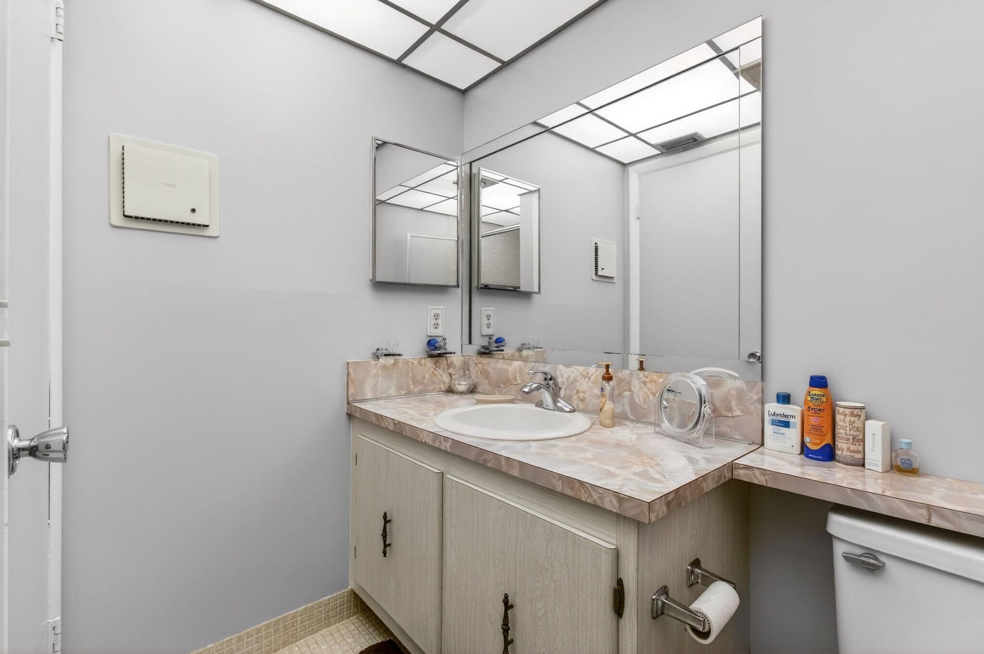  Unit H photo 19