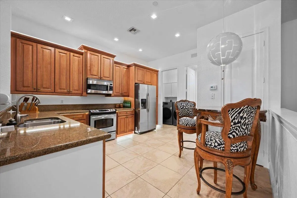 Residence photo 4