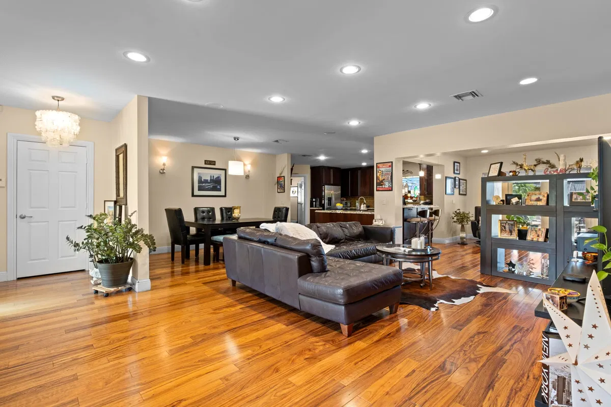 Residence photo 19