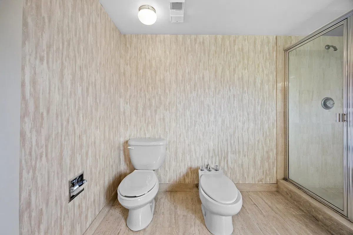 Unit 101 photo 22
