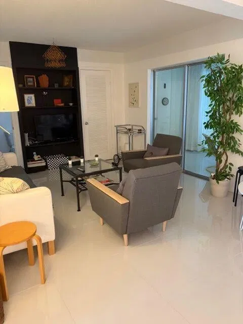 Unit 205 photo 4
