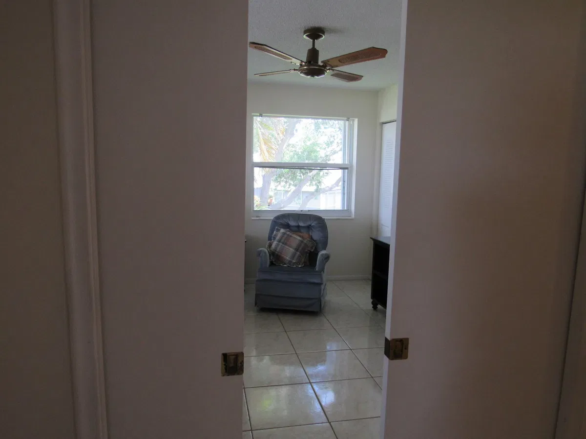 Unit 201 photo 22