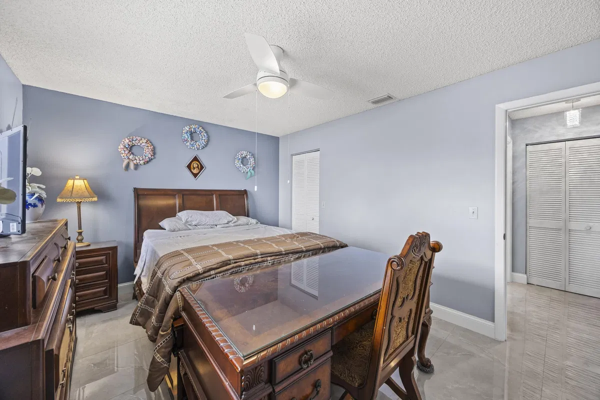  Unit 1601 photo 13