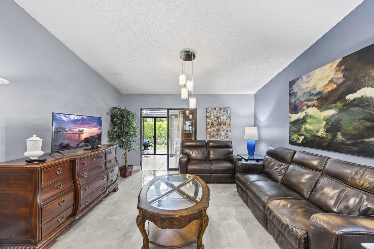  Unit 1601 photo 25
